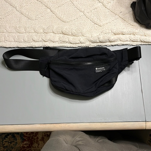 lululemon athletica Bags Lululemon Clean Lines Belt Bag Black